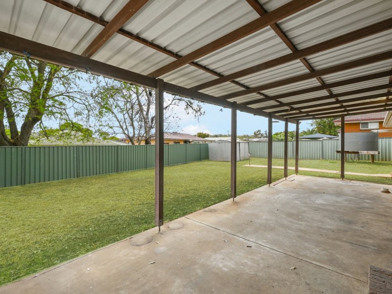 22 Werth, Oakey QLD 4401