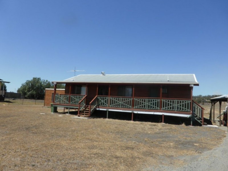 28 Earl Street, Jondaryan QLD 4403