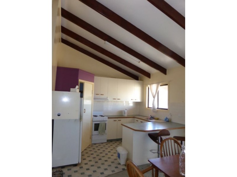 28 Earl Street, Jondaryan QLD 4403