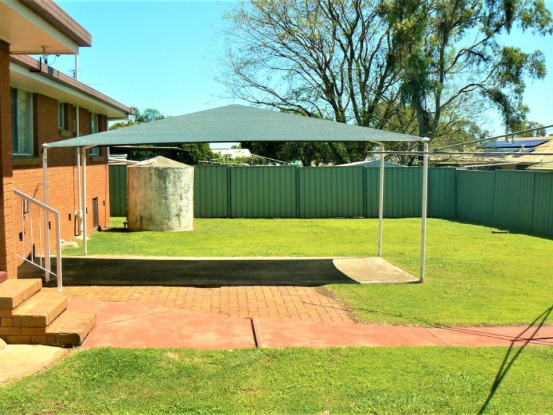 24 Werth Street, Oakey QLD 4401
