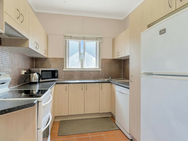 11 Banksia Court, Morton Vale QLD 4343