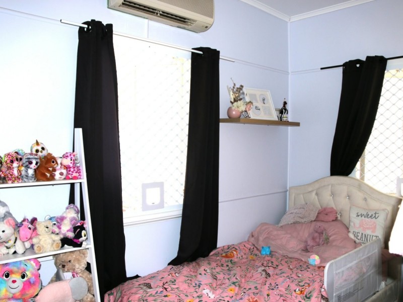 11 Banksia Court, Morton Vale QLD 4343