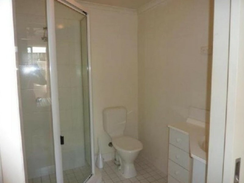 Unit 8/5-7 Uniplaza Court, Kearneys Spring QLD 4350