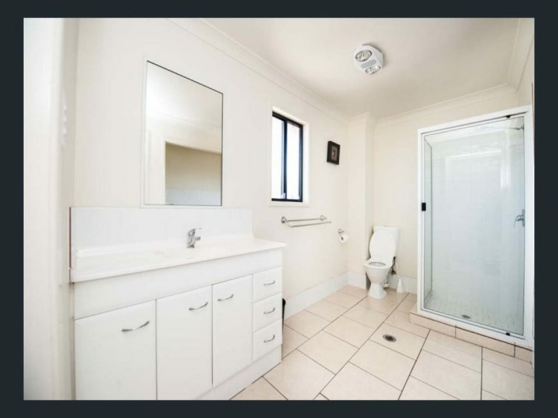 18 uniplaza court, Kearneys Spring QLD 4350