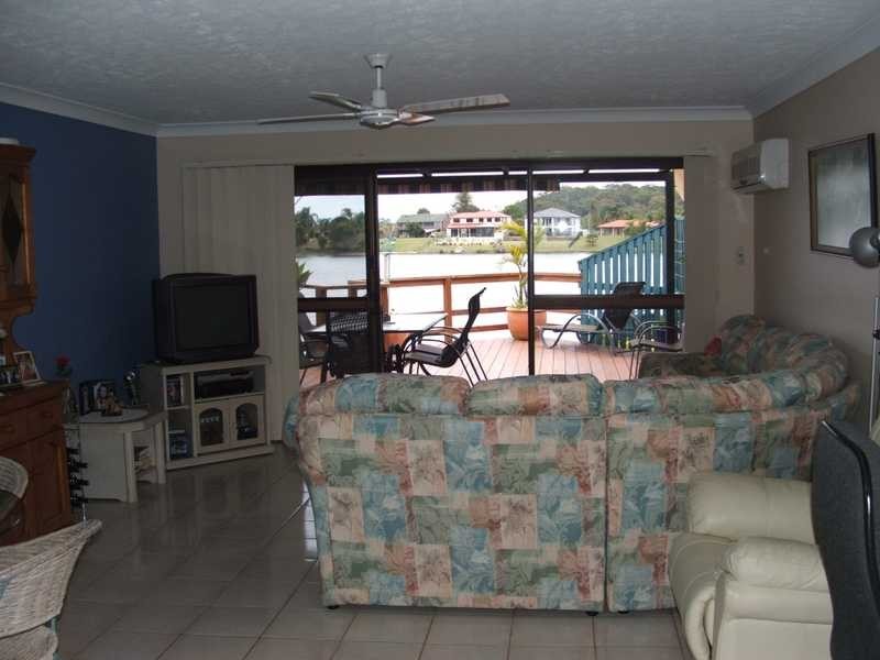 Unit 37/11 Shrike Court, Burleigh Waters QLD 4220