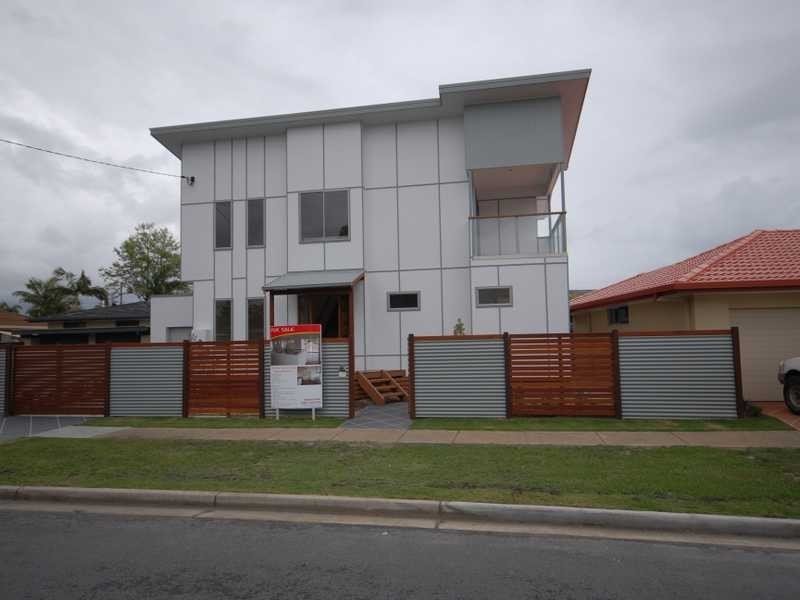 Unit 1 & 2/56 Sunshine Parade, Miami QLD 4220