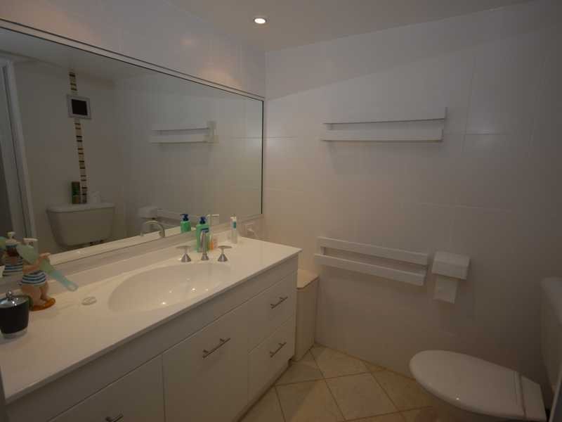 Unit 5/170 The Esplanade, Burleigh Heads QLD 4220
