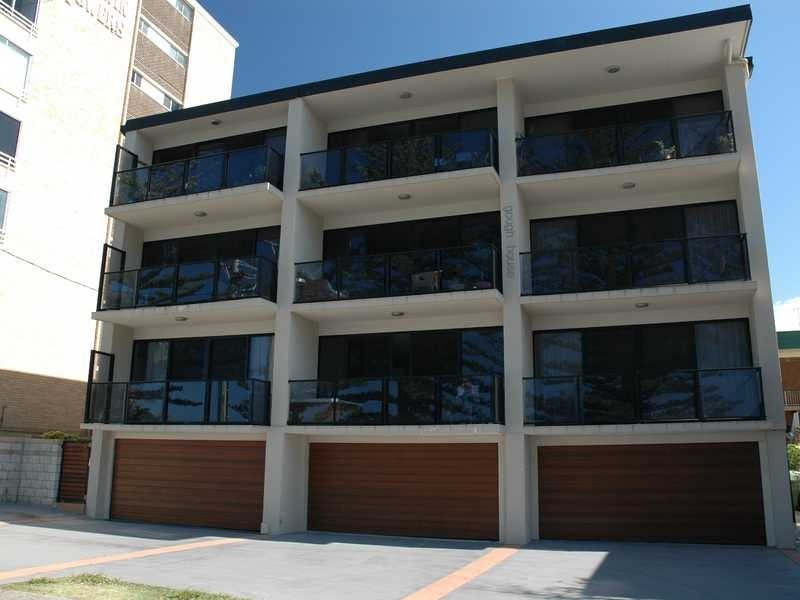 Unit 3/24 Goodwin Terrace, Burleigh Heads QLD 4220