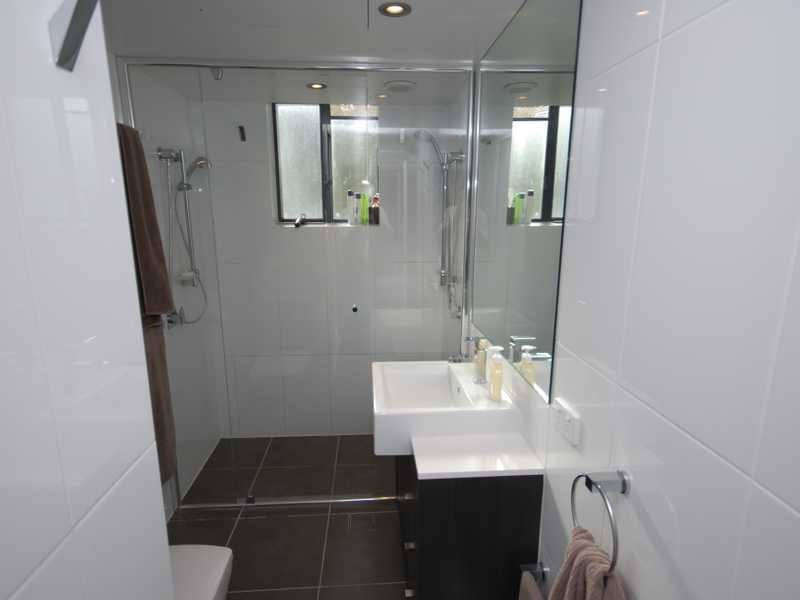 Unit 3/24 Goodwin Terrace, Burleigh Heads QLD 4220