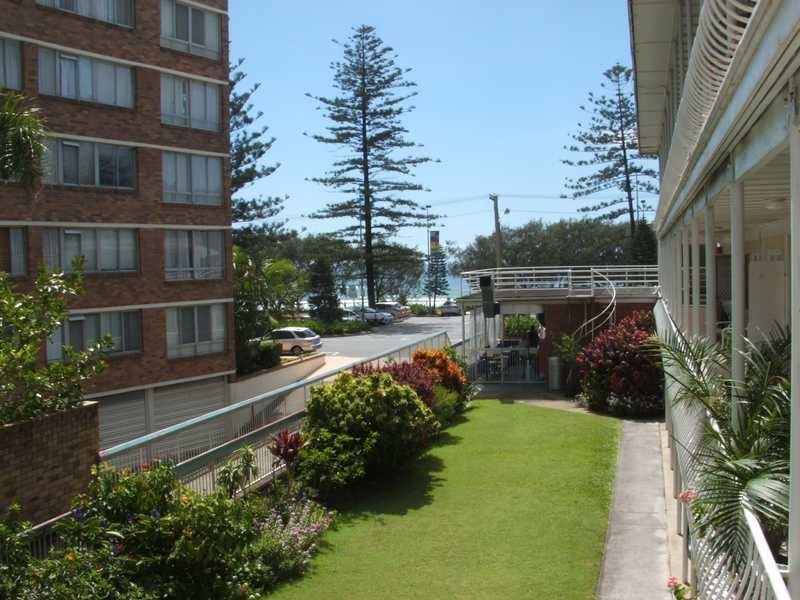 Unit 9/14 The Esplanade, Burleigh Heads QLD 4220