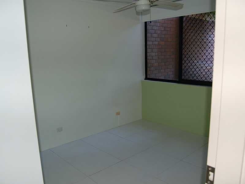 Unit 2/3-7 Eady Avenue, Broadbeach Waters QLD 4218