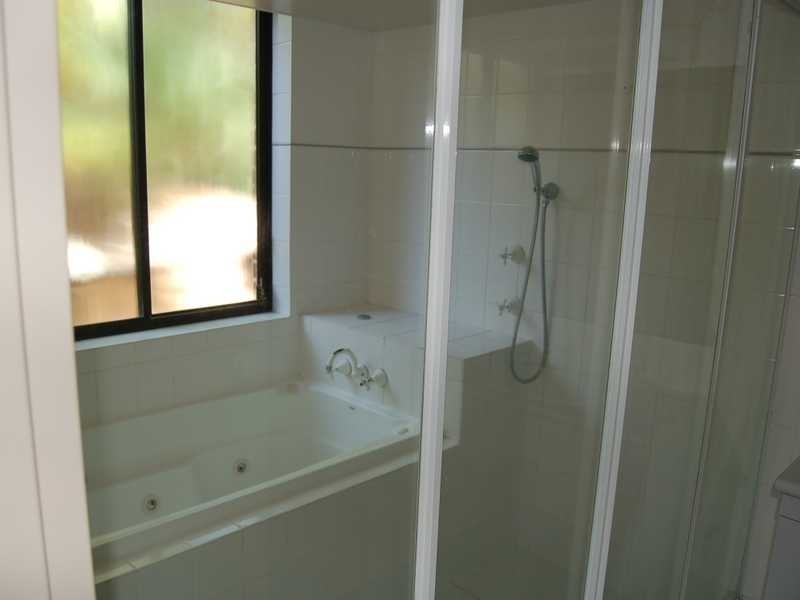 Unit 2/3-7 Eady Avenue, Broadbeach Waters QLD 4218