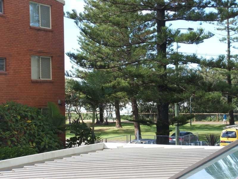 6/30 The Esplanade, Burleigh Heads QLD 4220