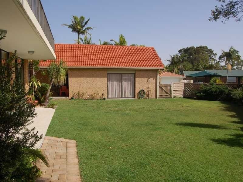 4 Ruff Court, Burleigh Waters QLD 4220