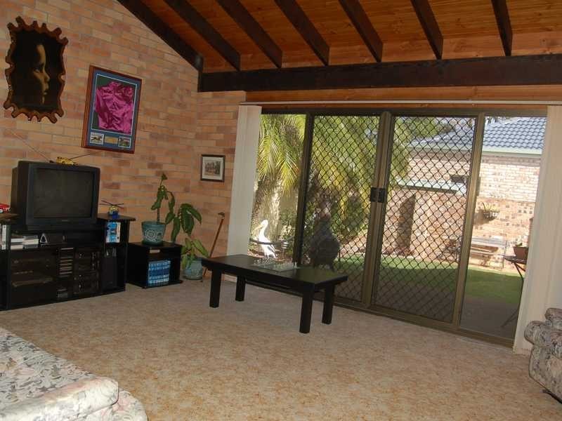 4 Ruff Court, Burleigh Waters QLD 4220