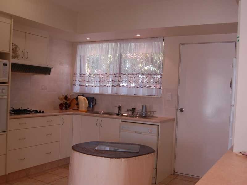 4 Ruff Court, Burleigh Waters QLD 4220