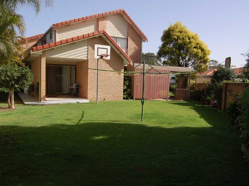 4 Ruff Court, Burleigh Waters QLD 4220
