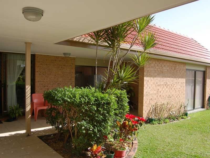 4 Ruff Court, Burleigh Waters QLD 4220