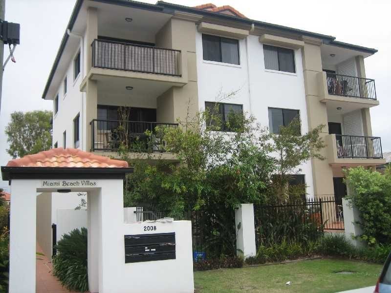 Apartment 9/2008 Gold Coast Highway, Miami QLD 4220