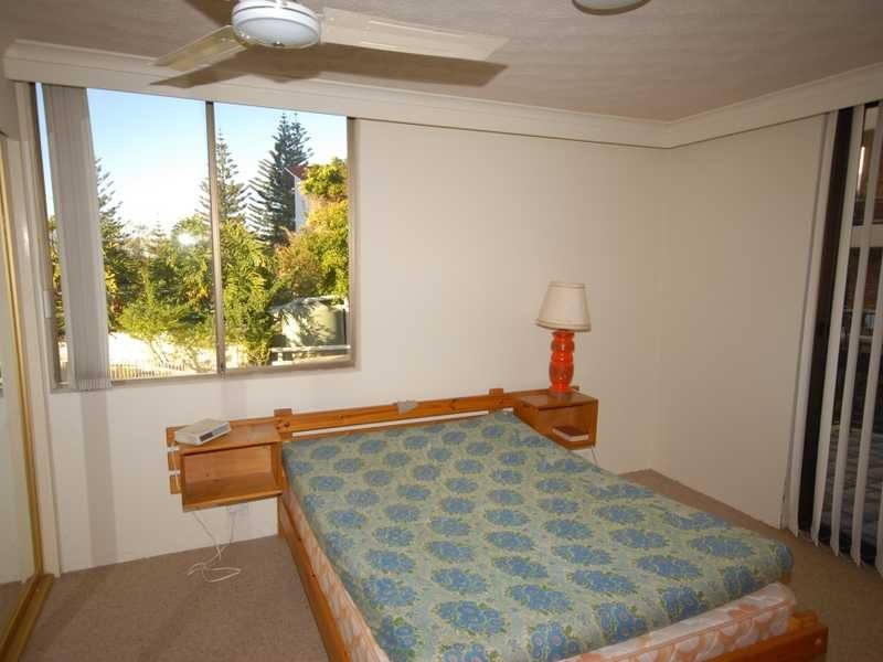 Unit 4/1927 Gold Coast Highway, Burleigh Heads QLD 4220