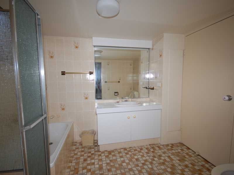 Unit 4/1927 Gold Coast Highway, Burleigh Heads QLD 4220