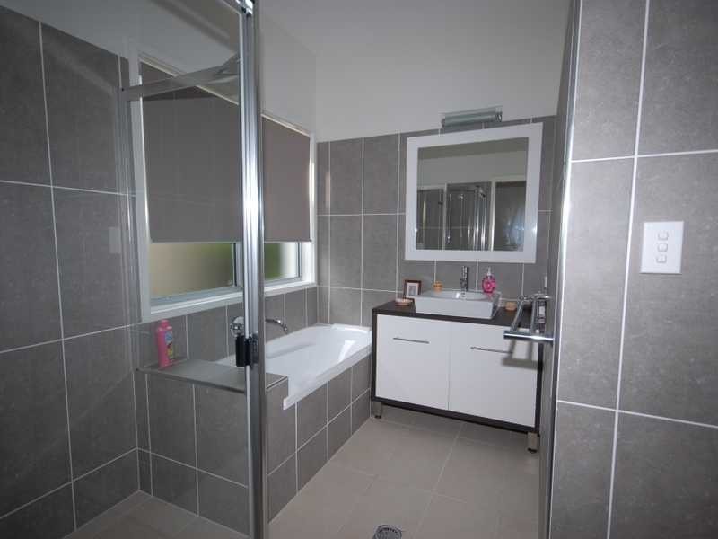 Unit 1/8 Acanthus Avenue, Burleigh Heads QLD 4220