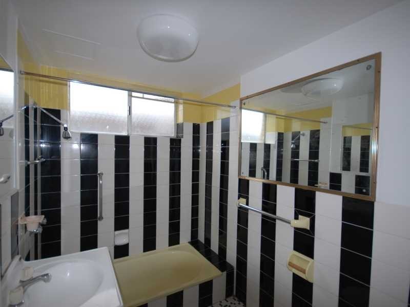 Unit 1/74 The Esplanade, Burleigh Heads QLD 4220