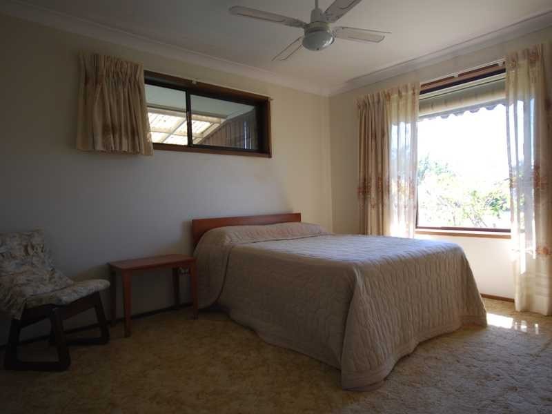 11 Treeview Drive, Burleigh Waters QLD 4220