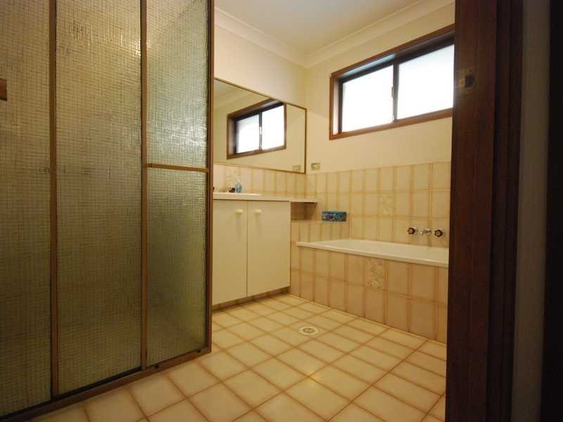 11 Treeview Drive, Burleigh Waters QLD 4220