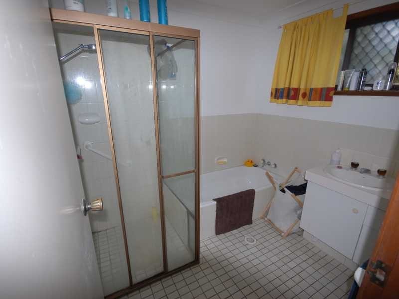 Unit 17/105 Christine Avenue, Burleigh Waters QLD 4220