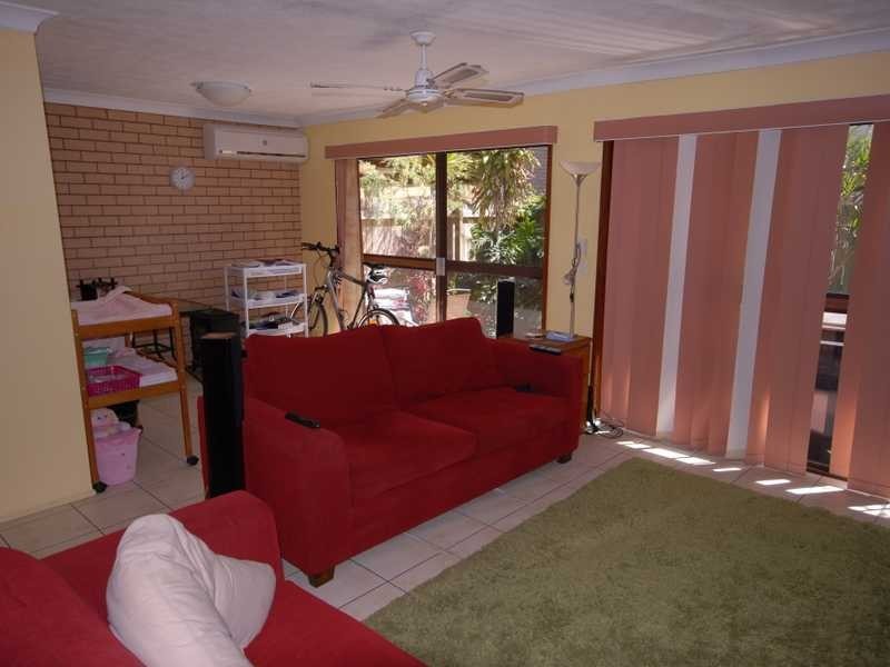 Unit 17/105 Christine Avenue, Burleigh Waters QLD 4220