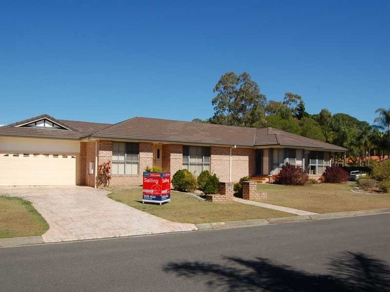 21 Beaconsfield Drive, Burleigh Waters QLD 4220