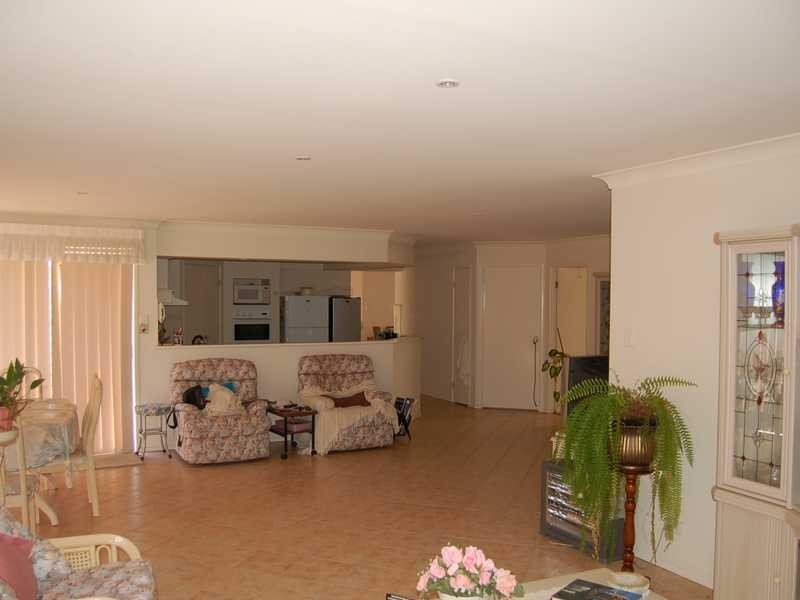 21 Beaconsfield Drive, Burleigh Waters QLD 4220