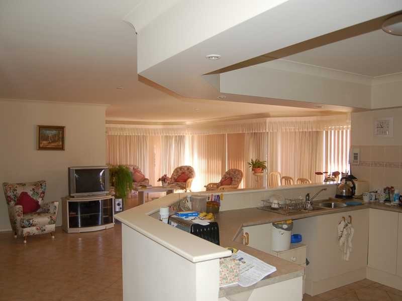 21 Beaconsfield Drive, Burleigh Waters QLD 4220