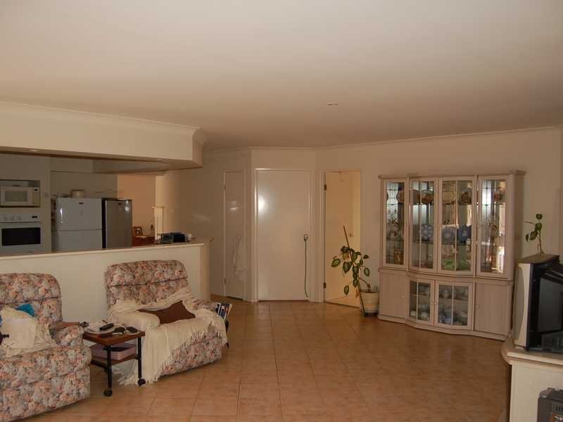 21 Beaconsfield Drive, Burleigh Waters QLD 4220