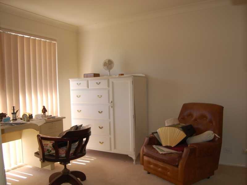 21 Beaconsfield Drive, Burleigh Waters QLD 4220