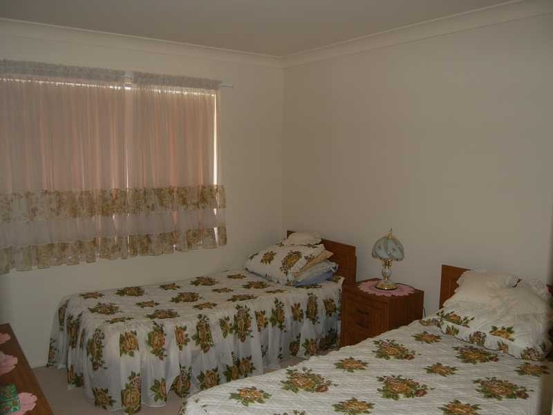 21 Beaconsfield Drive, Burleigh Waters QLD 4220