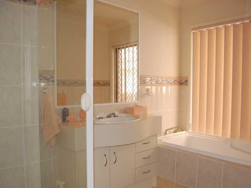 21 Beaconsfield Drive, Burleigh Waters QLD 4220