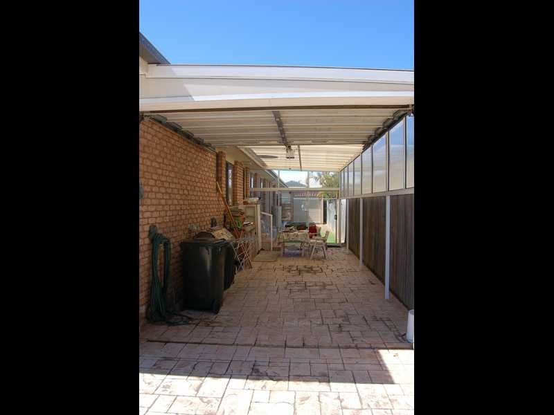 21 Beaconsfield Drive, Burleigh Waters QLD 4220