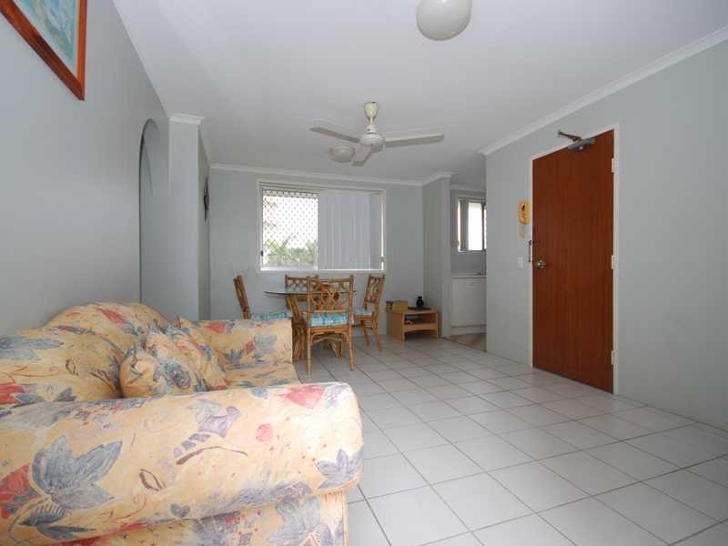 Unit 23/5/1899 Gold Coast Highway, Burleigh Heads QLD 4220