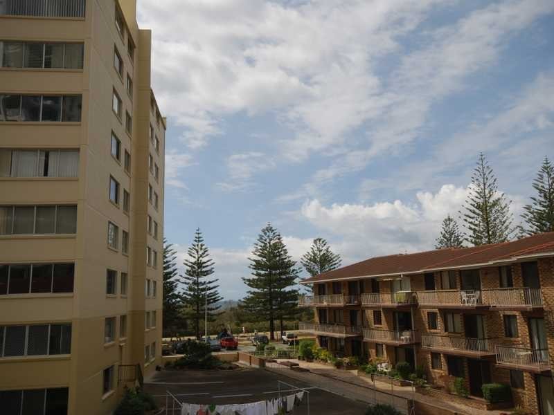 Unit 23/5/1899 Gold Coast Highway, Burleigh Heads QLD 4220
