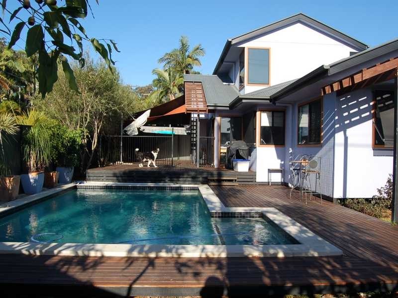 24 Page Pde, Burleigh Heads QLD 4220