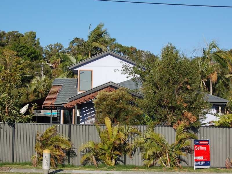24 Page Pde, Burleigh Heads QLD 4220