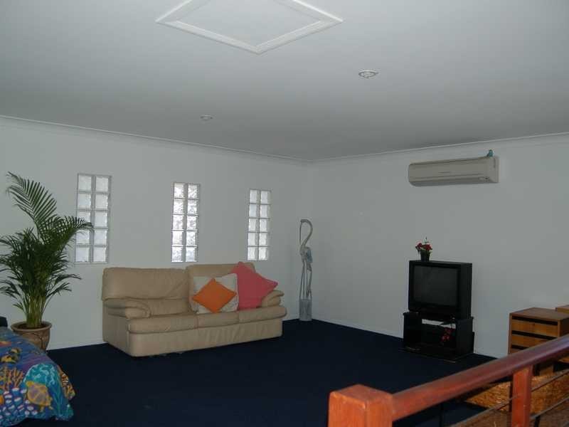 24 Page Pde, Burleigh Heads QLD 4220