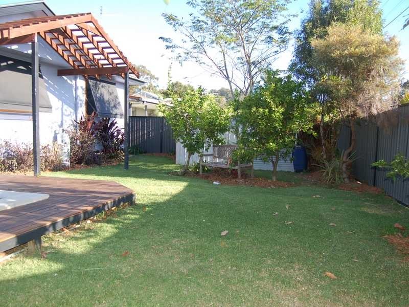 24 Page Pde, Burleigh Heads QLD 4220
