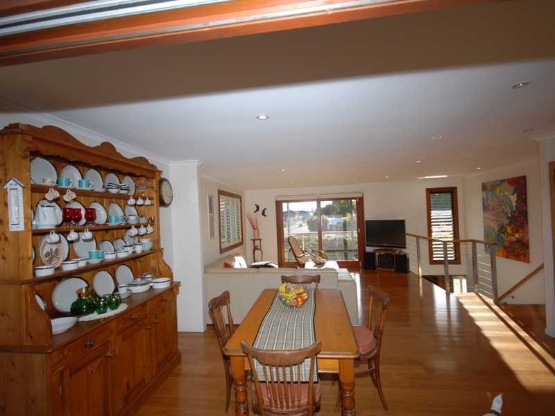 60 Acanthus Ave, Burleigh Heads QLD 4220