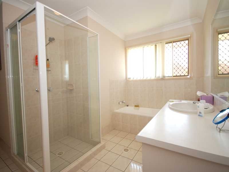 Unit 8/2 Cassowary Drive, Burleigh Waters QLD 4220
