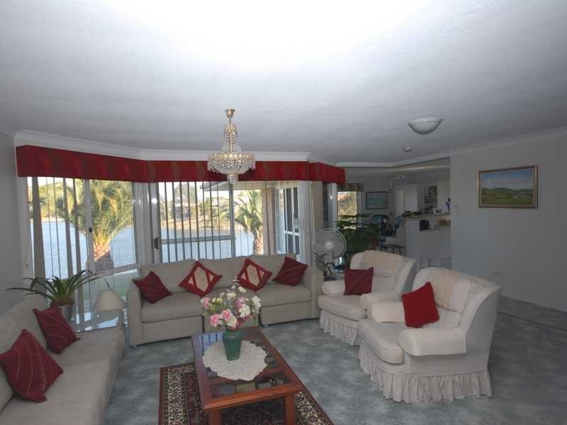 88 Honeyeater Drive, Burleigh Waters QLD 4220