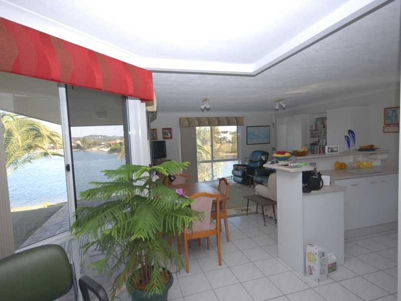 88 Honeyeater Drive, Burleigh Waters QLD 4220