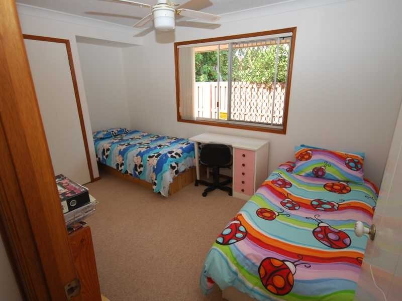 15 Peninsula Court, Mermaid Waters QLD 4218